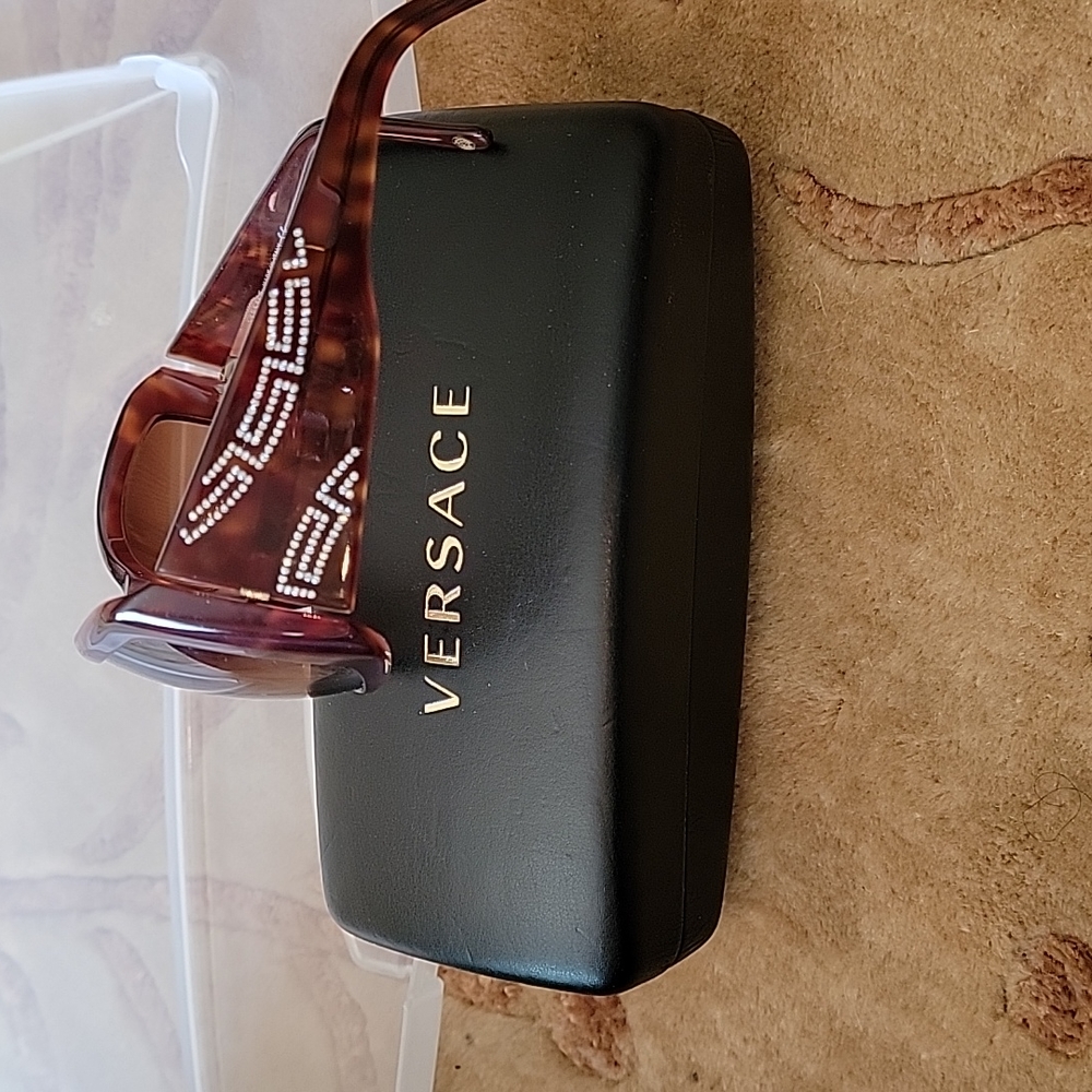 Versace Shades - Picture 3 of 4
